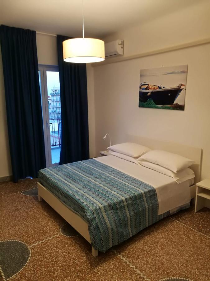 SETTIMO SOLE Affitta Camere Taranto Esterno foto